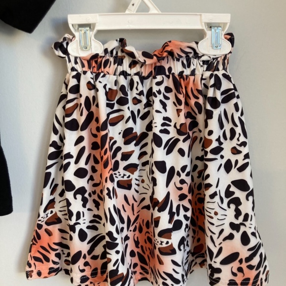 Toddler Girls (3T) Mama’s Bestie/Animal Print Outfit - Picture 3 of 9